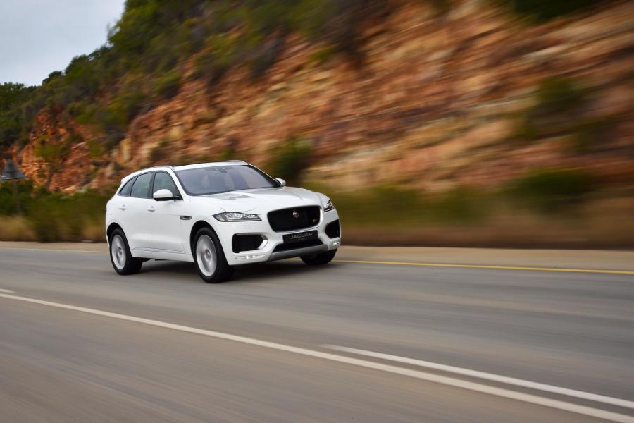  Jaguar F-Pace S 30d AWD 2016 года  (ZA) (фото 12 из 27)